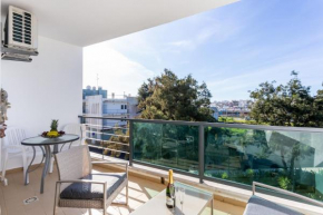 Sacha's sweet home, lovely 2 bedroom apartment, walking distance to town, beach and marina